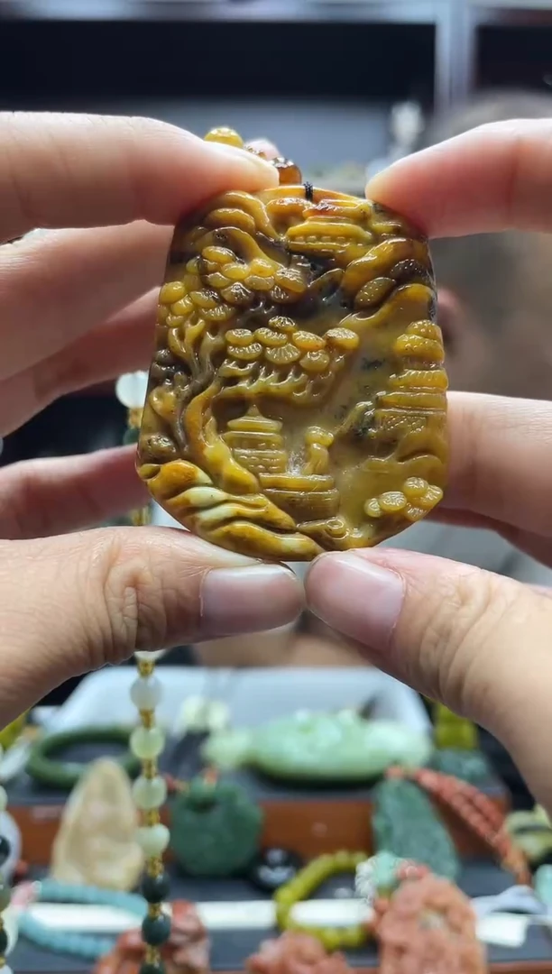 岫玉未镶嵌吊坠·