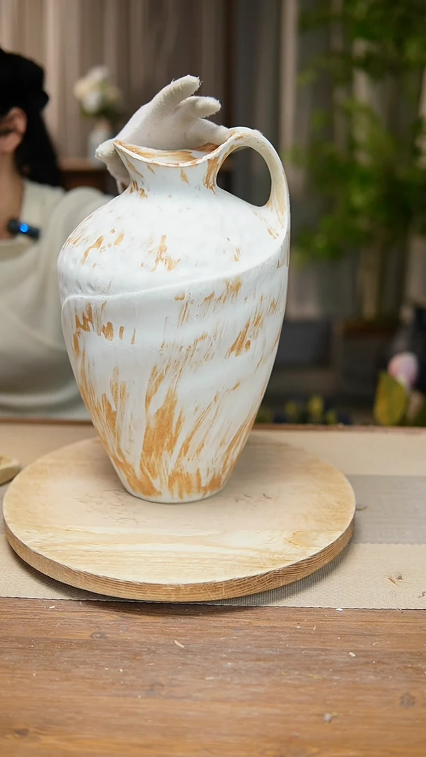 【闪购商品】陶瓷 花器诧寂黄奶壶