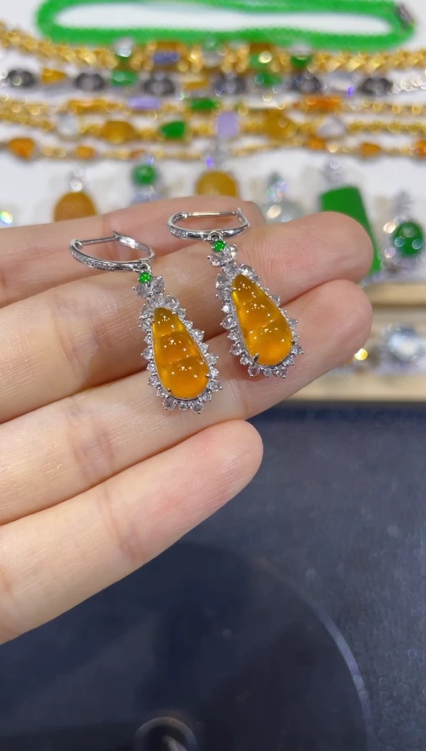 颈饰18K金镶嵌翡翠团购11