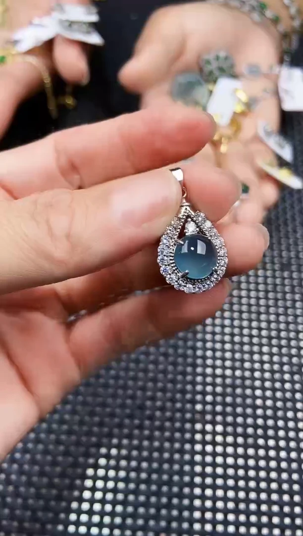 翡翠未镶嵌颈饰111111111