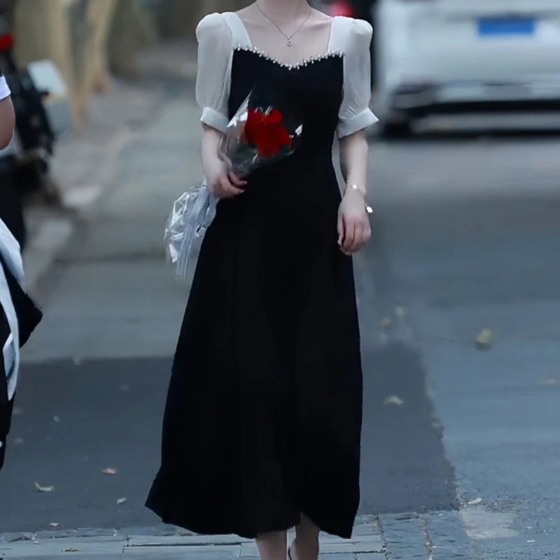 早秋胖mm时尚气质简约风极简风小黑裙赫本风桃心领收腰显瘦连衣裙