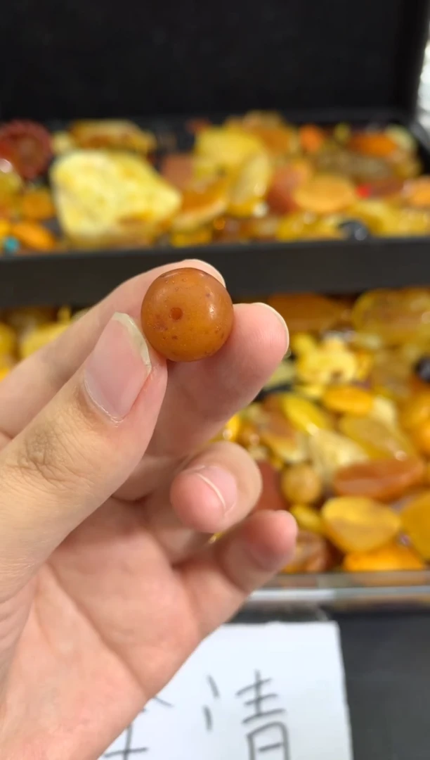 蜜蜡未镶嵌珠宝奇石8