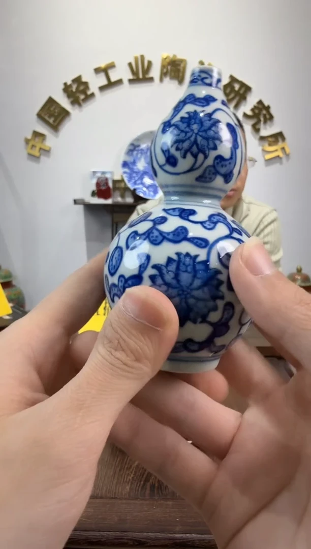 景德镇精美陶瓷青花瓶