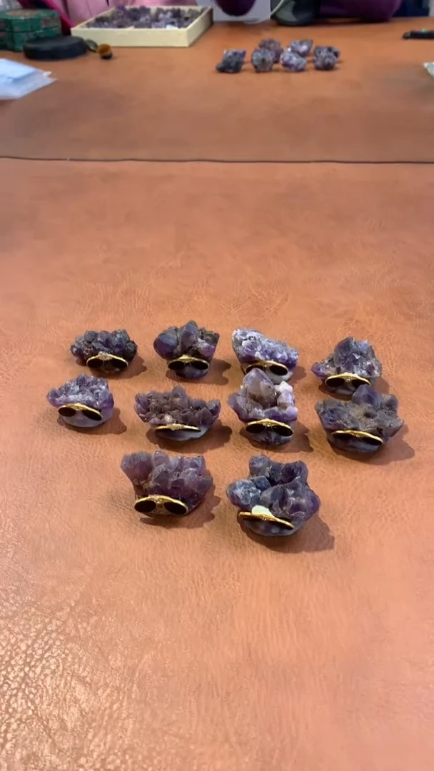 【闪购商品】水晶挂件未镶嵌紫水晶  墨镜款的拍一发一