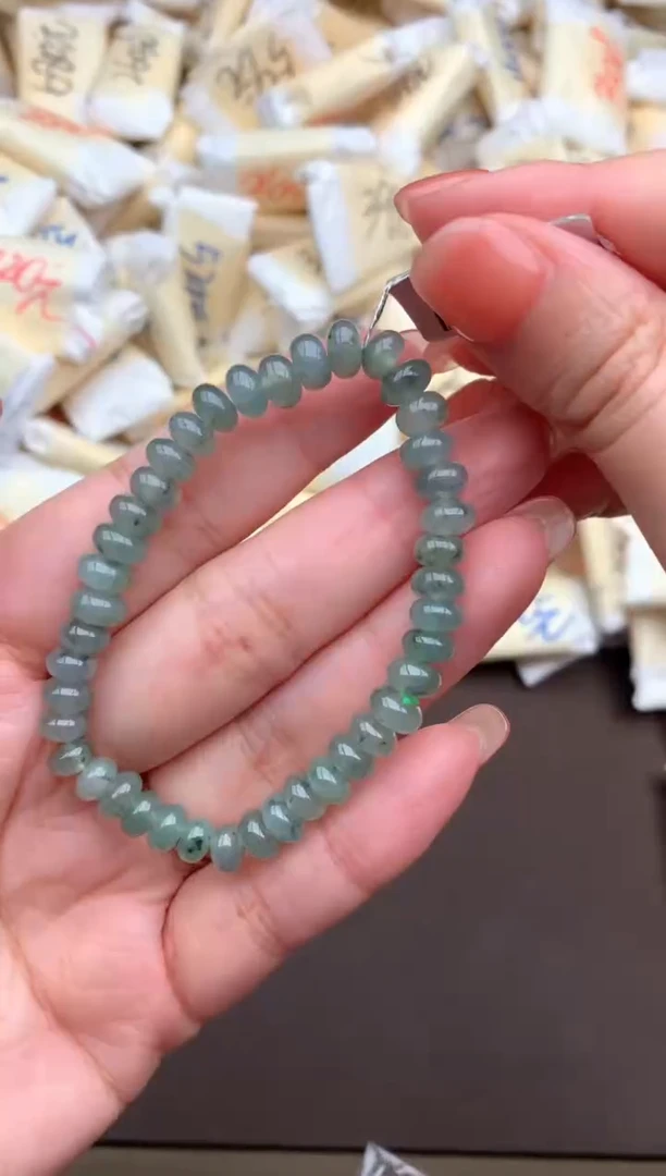 【闪购商品】翡翠挂件未镶嵌一