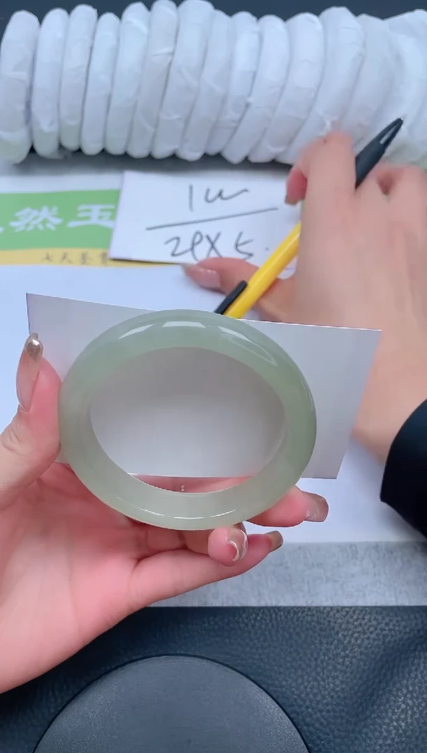 【闪购商品】石英质玉手镯未镶嵌A146-58+