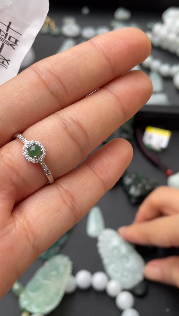 颈饰未镶嵌翡翠颈饰 未镶嵌 翡翠