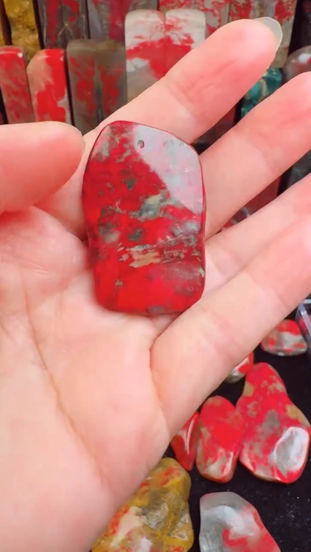 昌化鸡血石昌化鸡血石