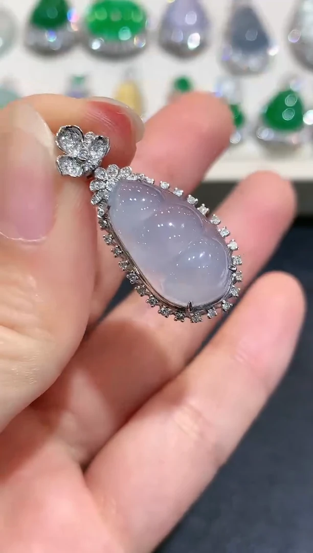 【闪购商品】翡翠颈饰18K金镶嵌B102