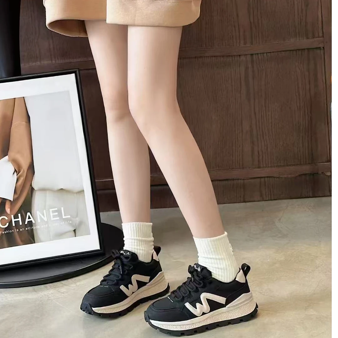 2024年冬季新款时尚舒适百搭轻便防滑耐磨女士阿甘鞋