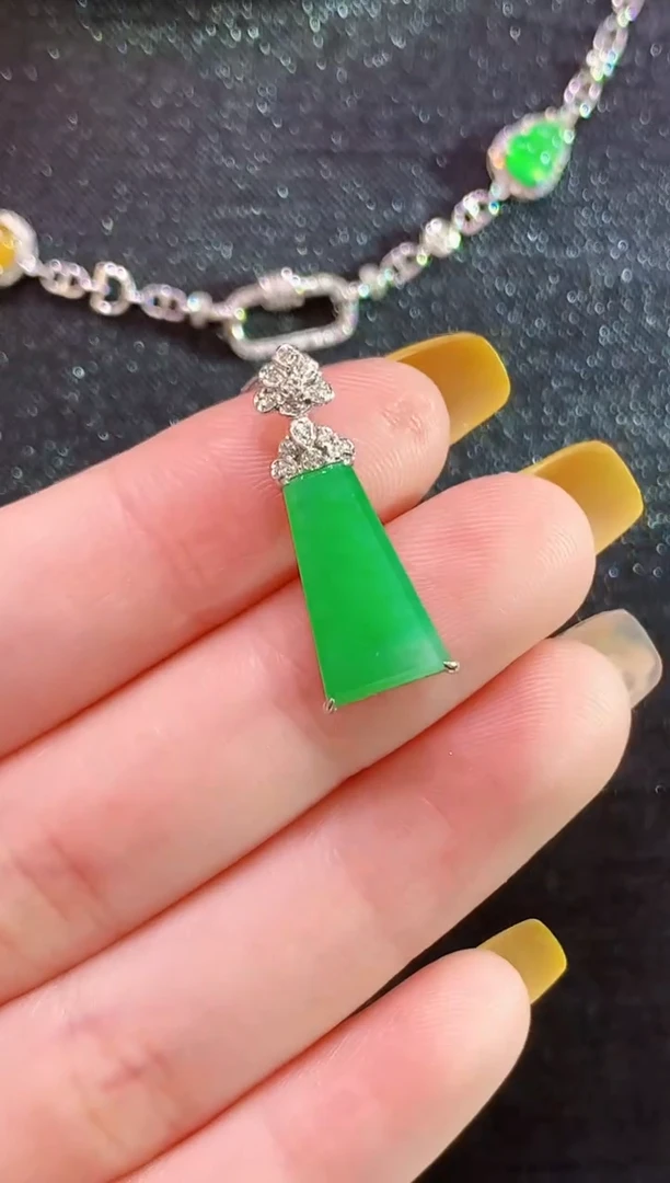 吊坠(不含链)18K金镶嵌翡翠L1970多样性发其一