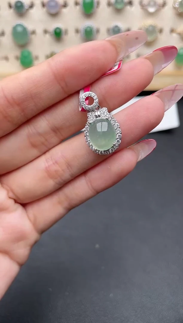 【闪购商品】翡翠吊坠(赠链)银S925镶嵌一物一证一礼盒