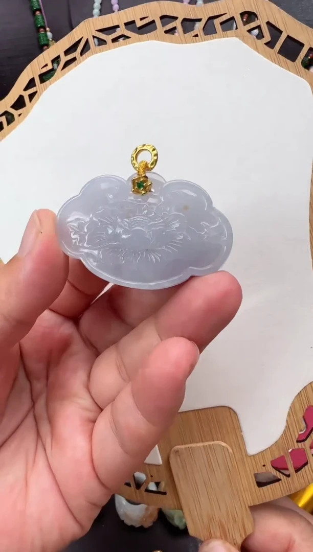 颈饰未镶嵌翡翠吊坠