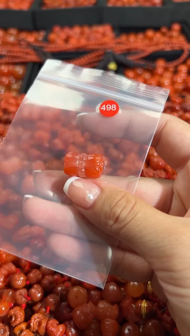 南红玛瑙未镶嵌颈饰2