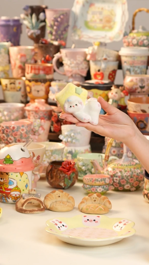 摆件陶景德镇釉下彩手绘设计师款陶瓷