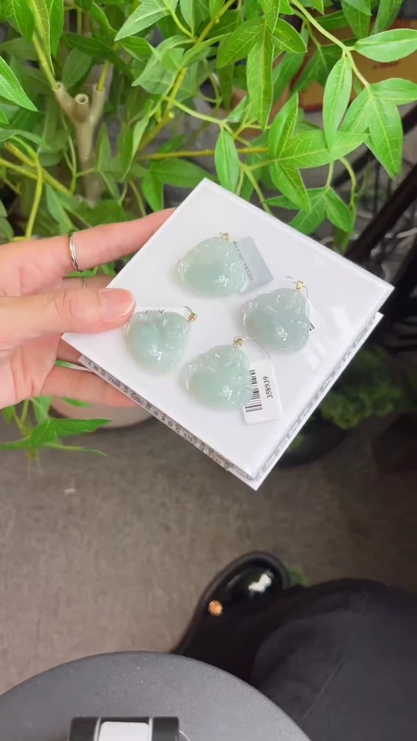 【闪购商品】翡翠挂件18K金镶嵌边城刀客/358939/多样性发一