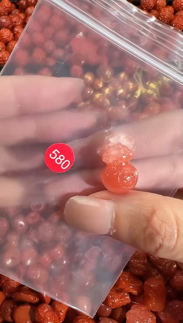 颈饰未镶嵌南红玛瑙1