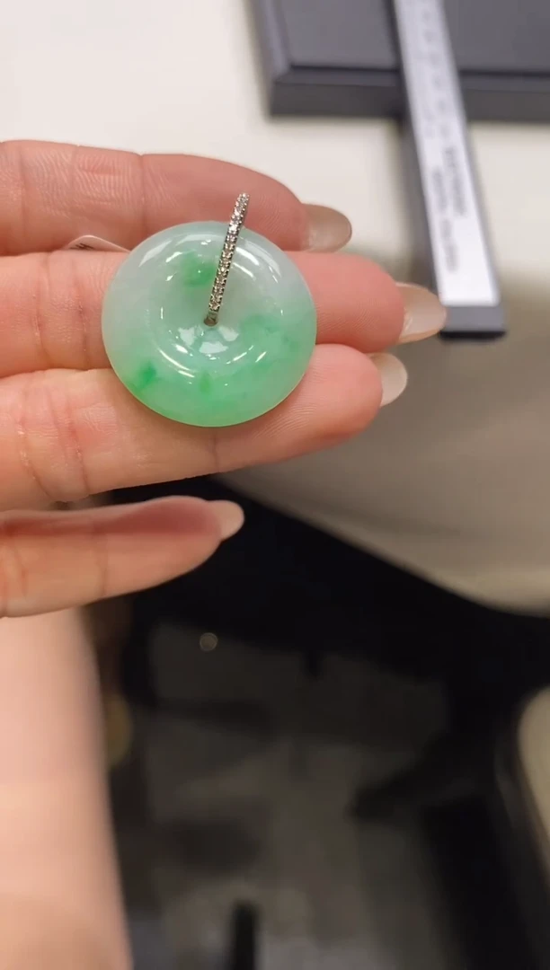 翡翠18K金镶嵌吊坠(不含链)平安扣
