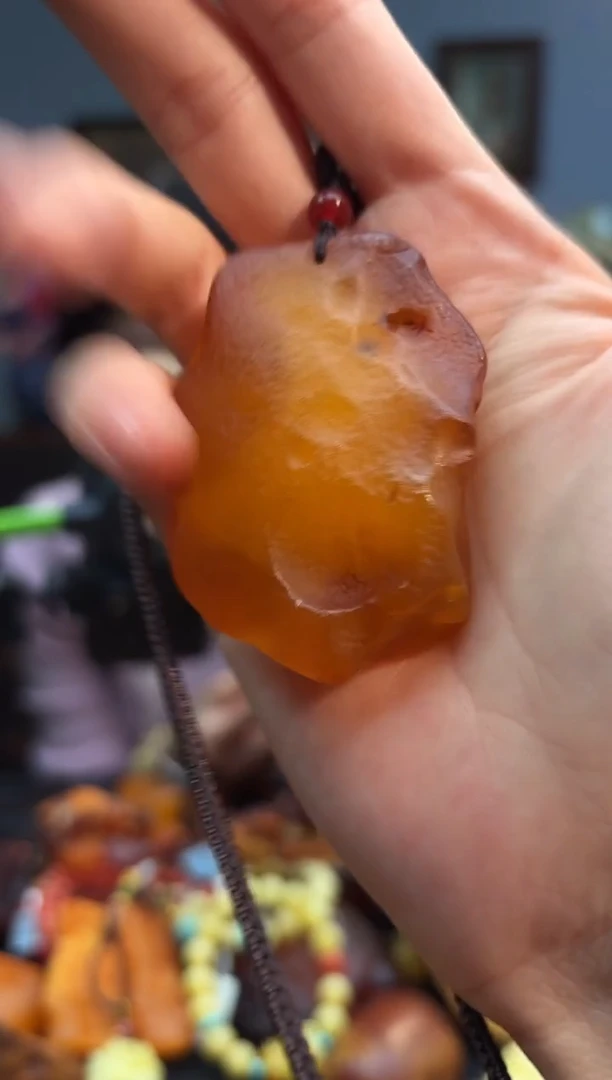 琥珀颈饰未镶嵌吊坠