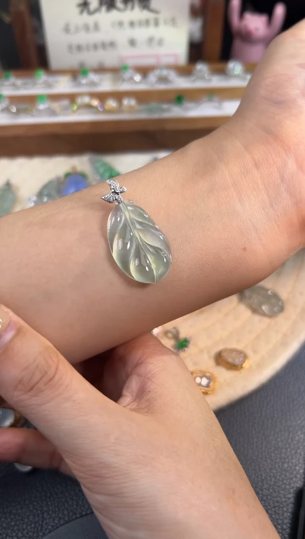 颈饰18K金镶嵌翡翠梓*源头直播间