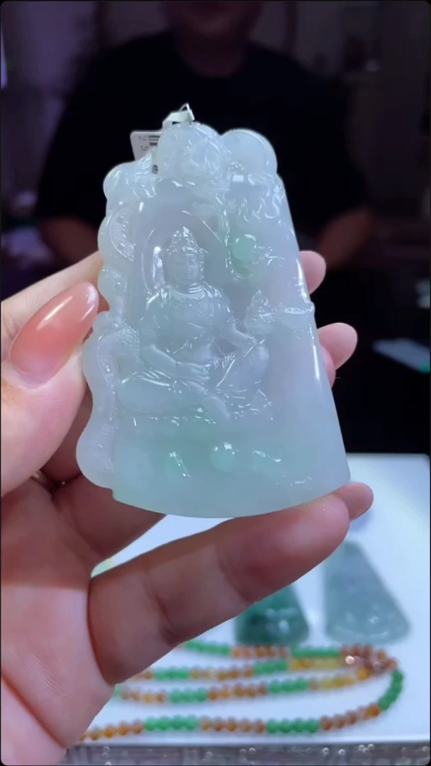 定制翡翠未镶嵌人物