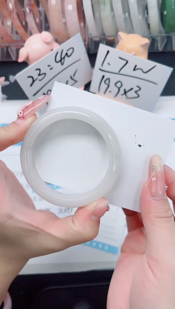 【闪购商品】石英质玉手镯未镶嵌556-52.7