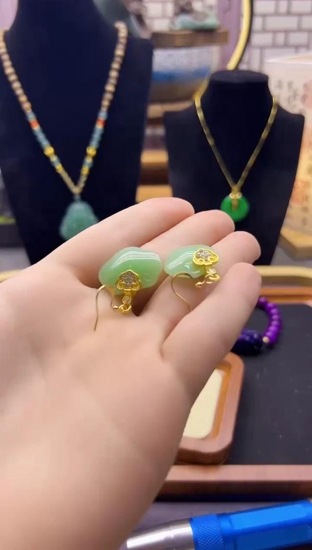 【闪购商品】和田玉耳饰14K金镶嵌E451