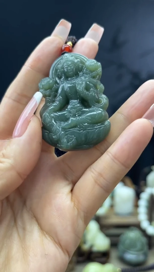 颈饰未镶嵌和田玉1