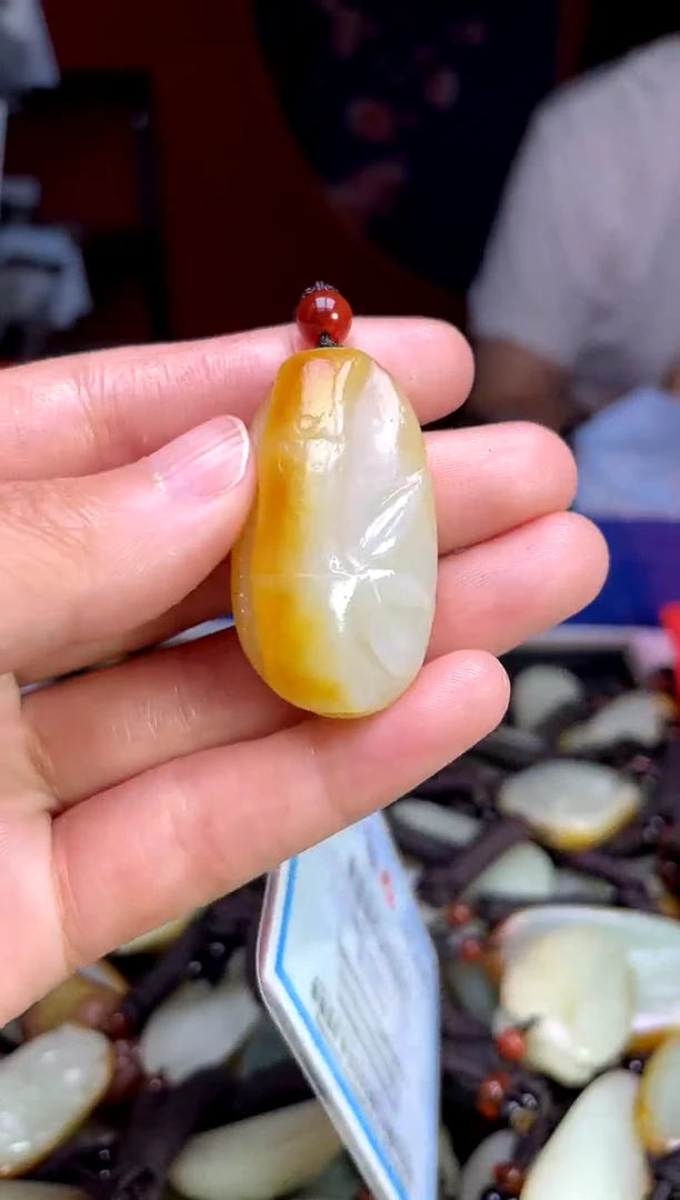 和田玉未镶嵌颈饰1