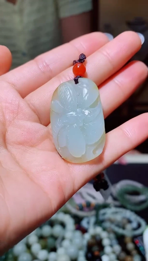 和田玉未镶嵌颈饰1