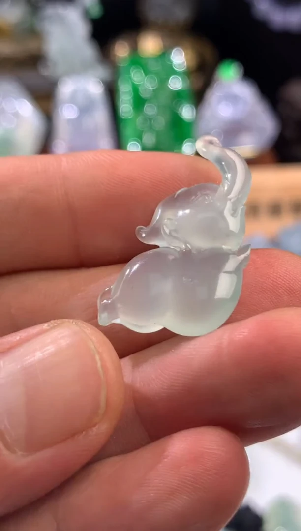 吊坠(不含链)未镶嵌翡翠天然翡翠吊坠