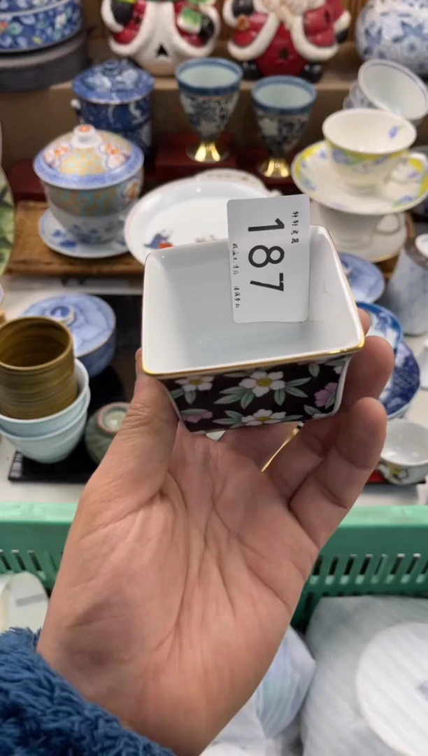 小*子 店铺名称 轩轩瓷器 闪购类型 定向 小桃子