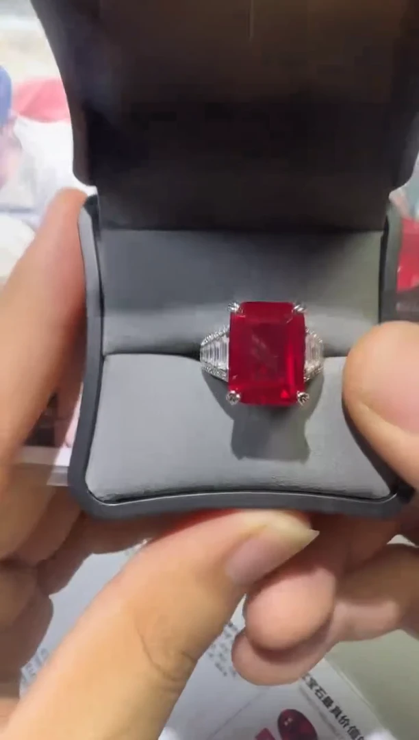 18K金镶嵌戒指红宝石2