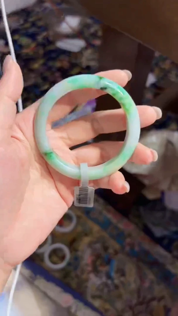 未镶嵌手镯翡翠手镯