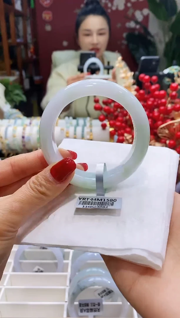 【闪购商品】翡翠手镯未镶嵌15宽胎54-56/14.6*9.7