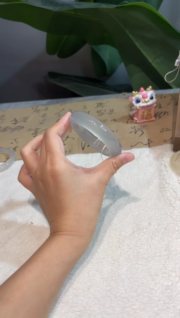 手镯玛瑙/玉髓未镶嵌54.3鉴赏期48小时（包容)