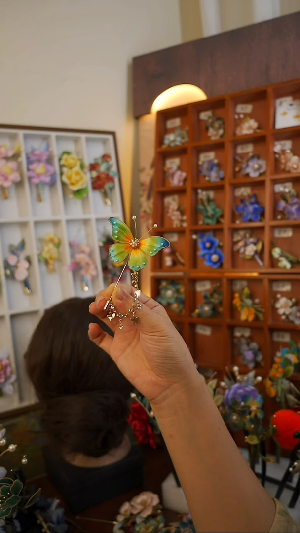 手工非遗绒花胸针