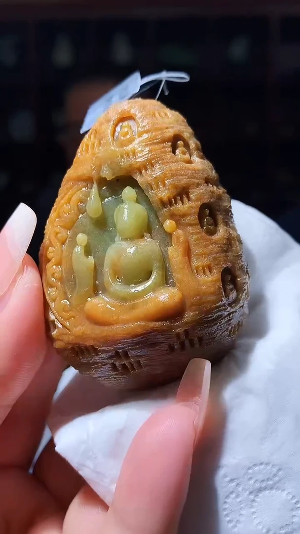 【闪购商品】定制翡翠未镶嵌1049xx-毛货挂件35