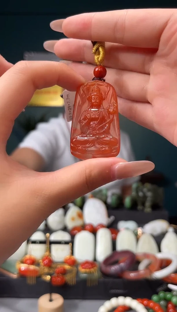 南红玛瑙未镶嵌颈饰吊坠