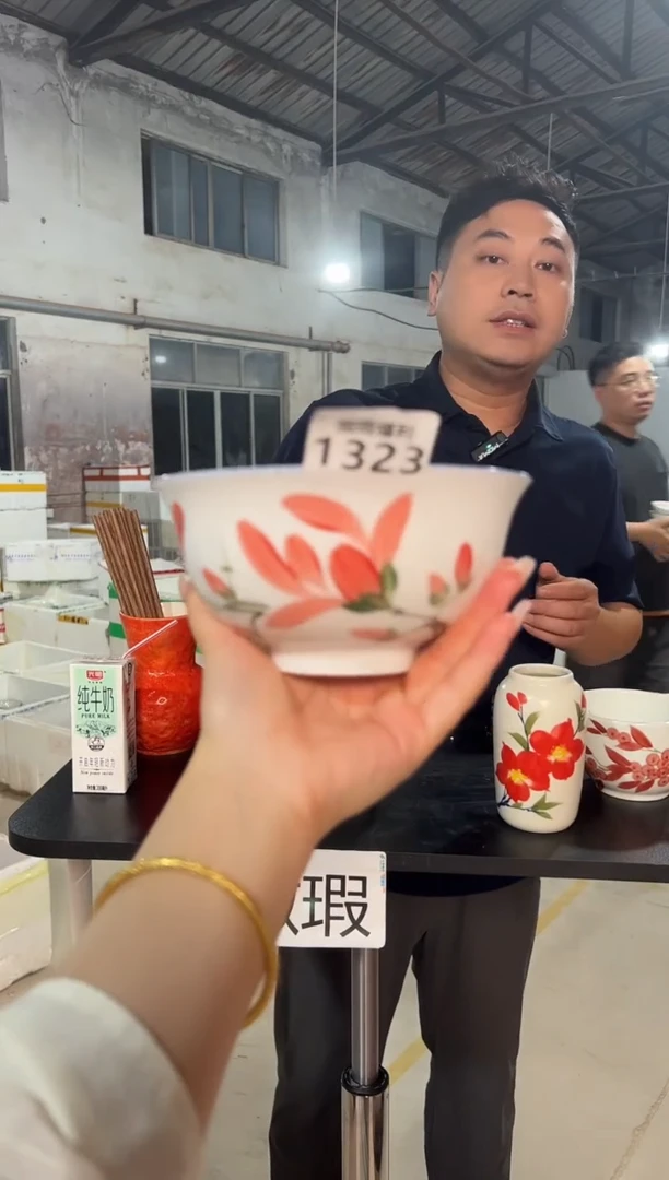 盘景德镇高温釉下手绘陶瓷