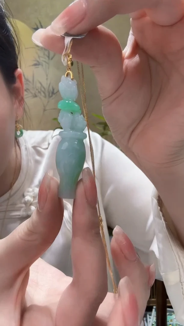 翡翠未镶嵌颈饰吊坠