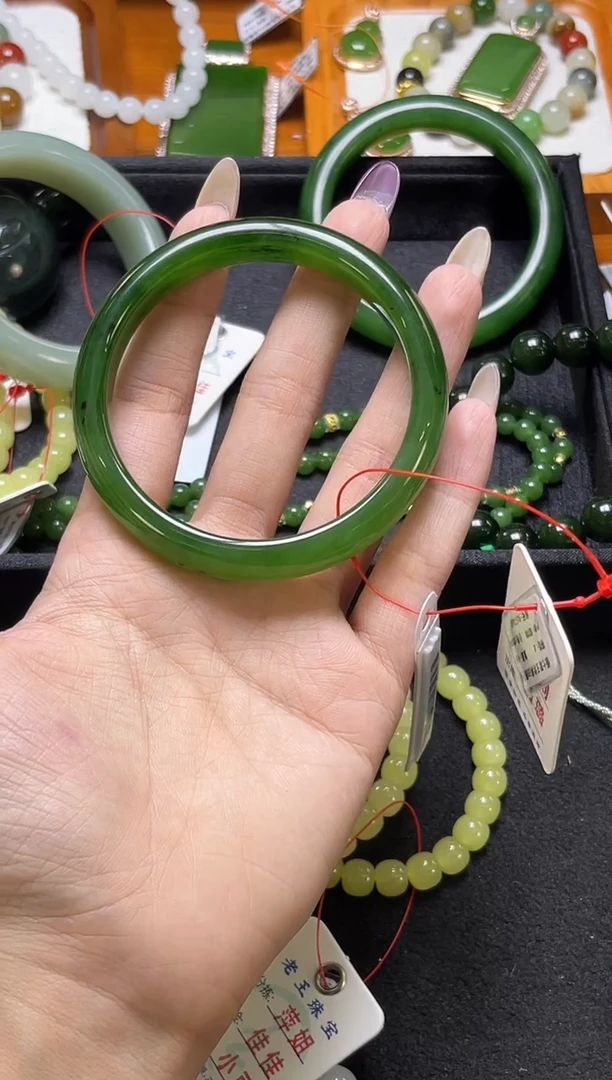 未镶嵌手镯和田玉深****目俄七碧玉 57圈9007449