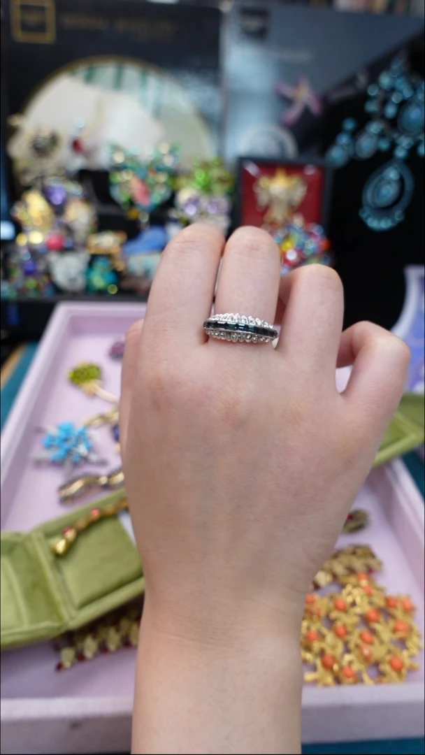 合金无安****?A&S蓝镶戒指