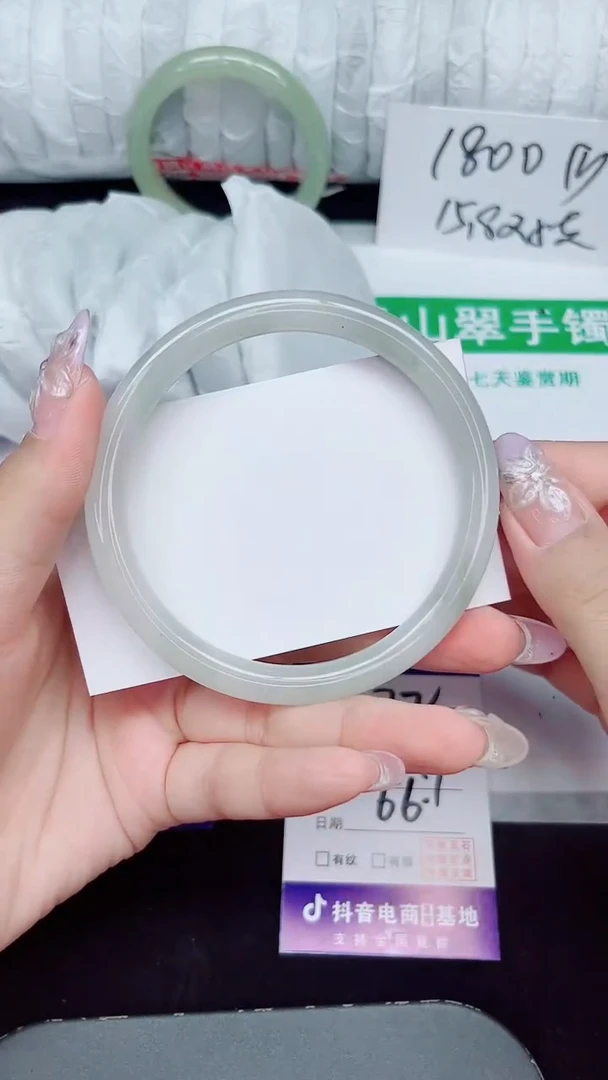 未镶嵌手镯石英质玉72-66