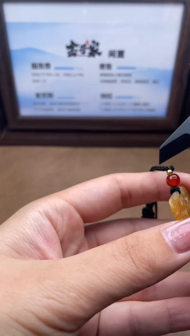 吊坠(赠链)未镶嵌翡翠多人吊坠-811886