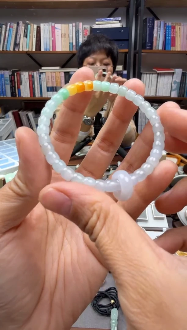 颈饰未镶嵌翡翠手串1