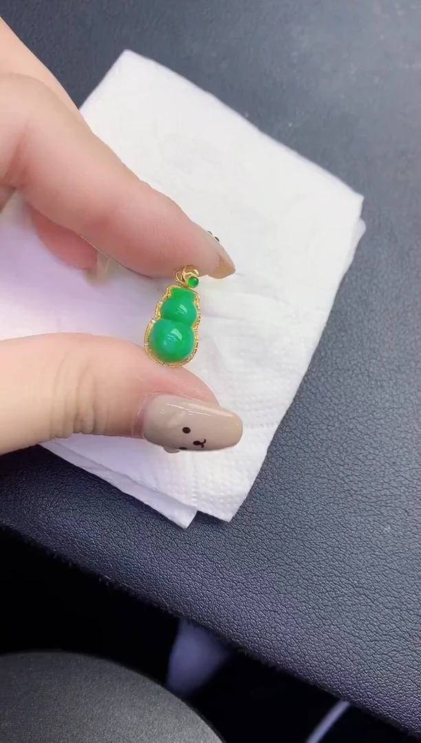 颈饰18K金镶嵌翡翠缅甸天然翡翠A货