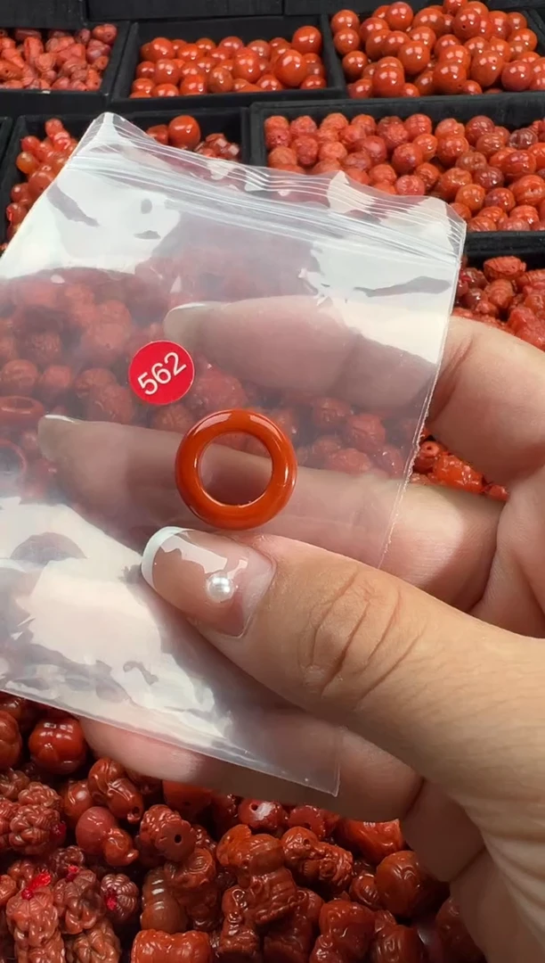 颈饰未镶嵌南红玛瑙1