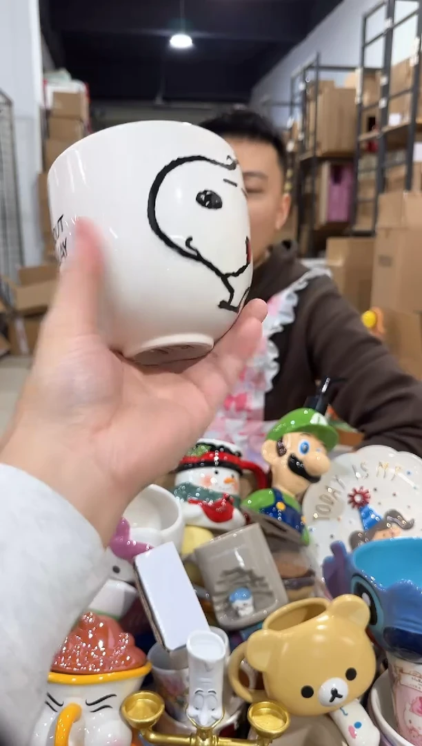 瓷片红色把手史努比水杯