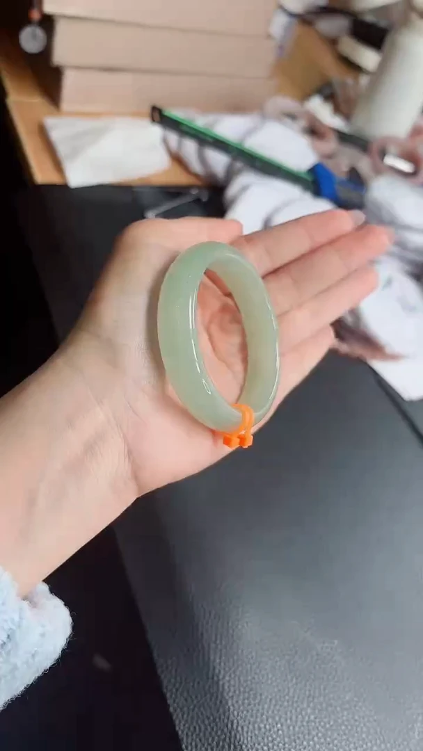 【闪购商品】石英质玉手镯未镶嵌383